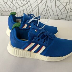 Adidas NMD_R1 'Italy' sneaker in royal blue with red and white accents